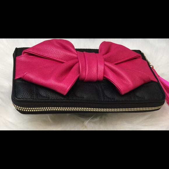 ❤️NEW Betsey Johnson XL “Gigi” Sweetheart Wristlet - Picture 6 of 7